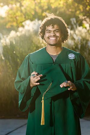 26MSU-FallGrads-1019-Oscar-016