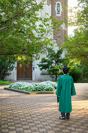 26MSU-FallGrads-0906-Joaquin-024