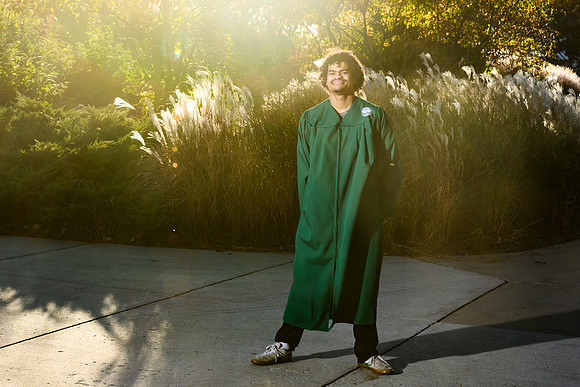 26MSU-FallGrads-1019-Oscar-015