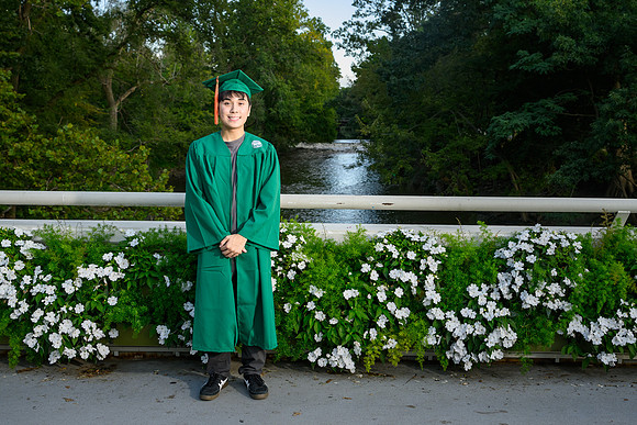 26MSU-FallGrads-0906-Joaquin-017