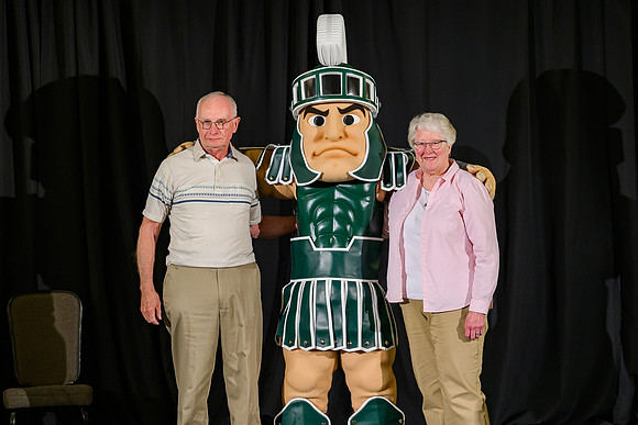 23MSU-Service-Sparty-022