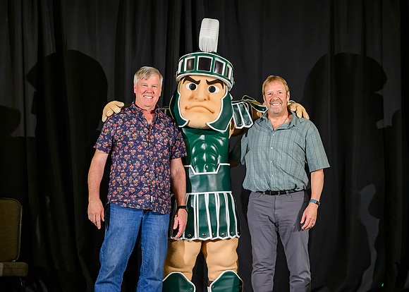 23MSU-Service-Sparty-018-5x7
