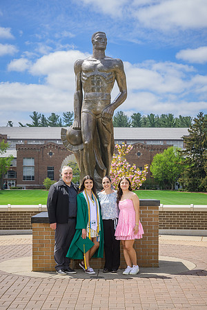 25MSUSpring-0503-Alumni-100