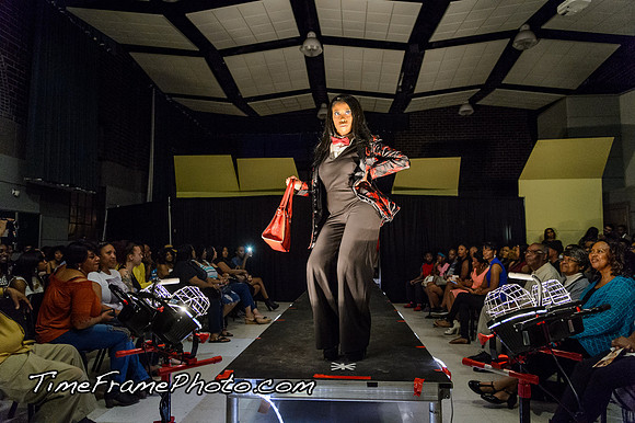 16Alpha-Show-295