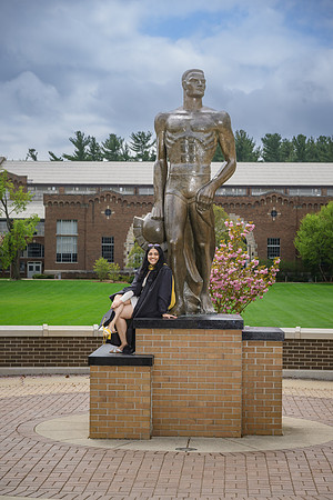 25MSUSpring-0502-Alumni-213