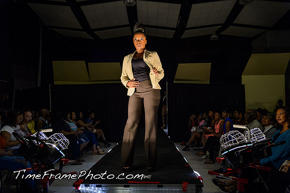 16Alpha-Show-285