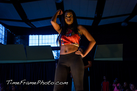 16Alpha-Show-082