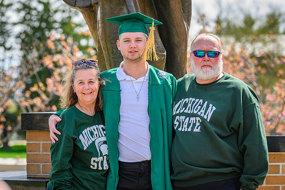 20MSU-Spring-Sun-230