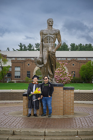 25MSUSpring-0502-Alumni-090