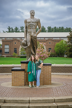 25MSUSpring-0502-Alumni-187