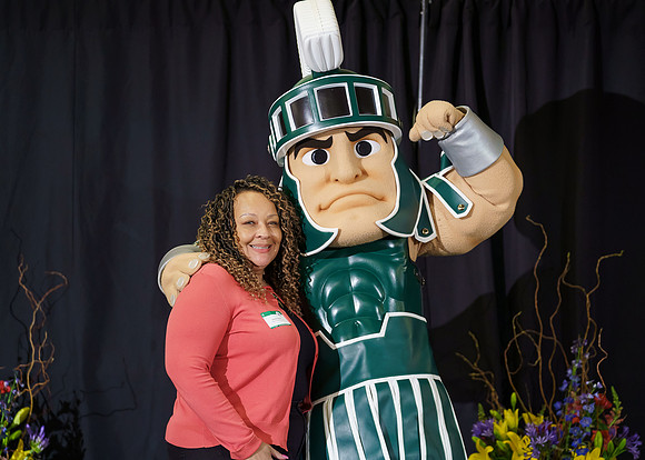 25MSU-ServiceAwards-Sparty-021-5x7