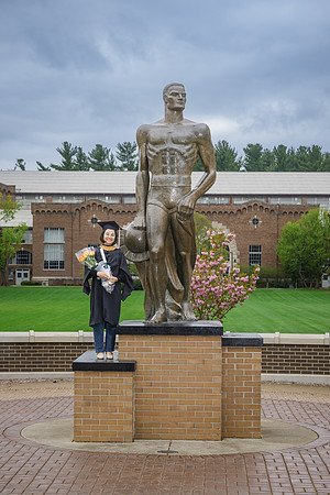 25MSUSpring-0502-Alumni-096
