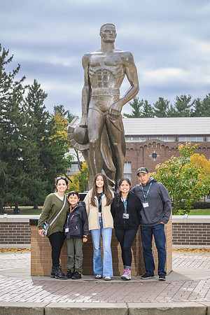 24MSU-SLE-Family-063