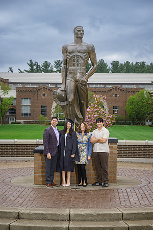 25MSUSpring-0502-Alumni-095