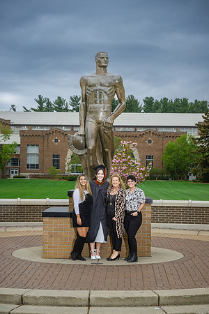 25MSUSpring-0502-Alumni-025