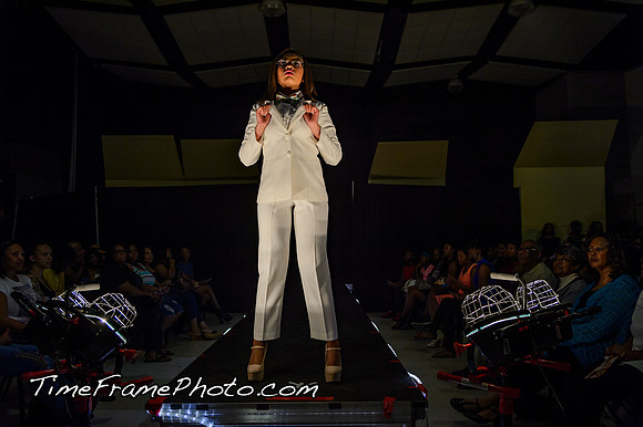 16Alpha-Show-294