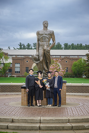 25MSUSpring-0502-Alumni-098