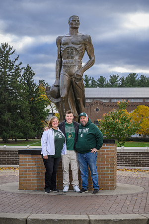 24MSU-SLE-Family-247