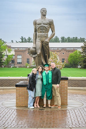 25MSUSpring-0504-Alumni-101
