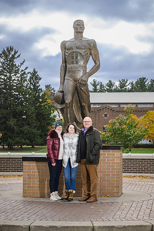 24MSU-SLE-Family-143