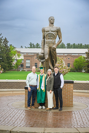 25MSUSpring-0504-Alumni-048