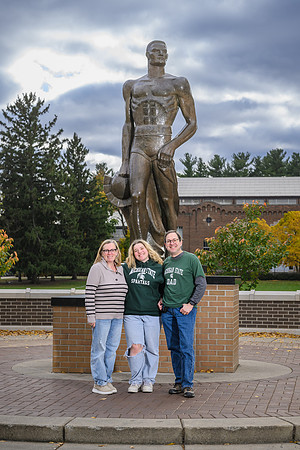 24MSU-SLE-Family-177
