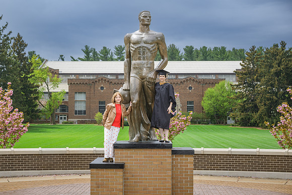 25MSUSpring-0502-Alumni-074