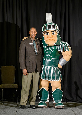 23MSU-Service-Sparty-091-5x7