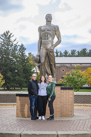24MSU-SLE-Family-186