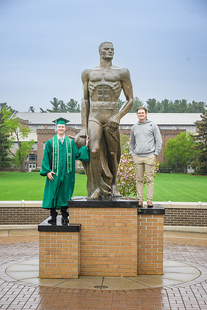25MSUSpring-0504-Alumni-128