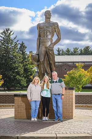 24MSU-SLE-Family-194
