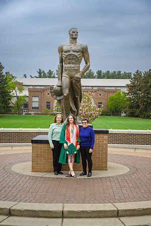 25MSUSpring-0504-Alumni-018
