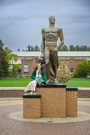 25MSUSpring-0504-Alumni-025
