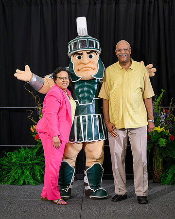 24MSU-ServiceAwards-Sparty-019-edit-5x7