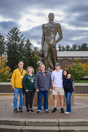 24MSU-SLE-Family-176