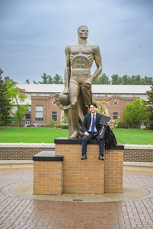 25MSUSpring-0504-Alumni-047