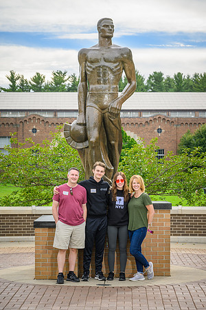 22MSU-FamilyWeekend-043