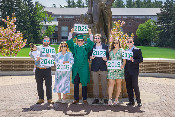 25MSUSpring-0503-Alumni-290