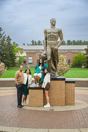 25MSUSpring-0504-Alumni-033