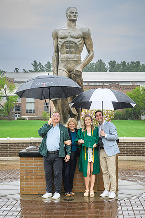 25MSUSpring-0504-Alumni-079