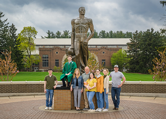 24MSUSpring-0427-Alumni-108-5x7
