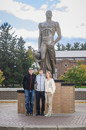 24MSU-SLE-Family-049