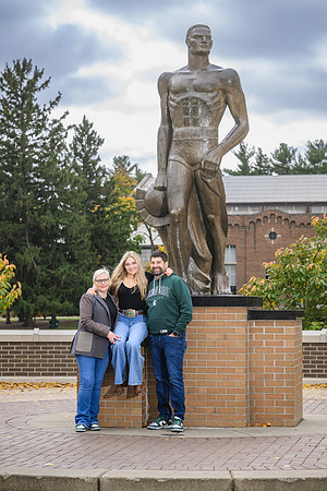 24MSU-SLE-Family-026
