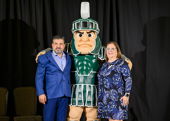 23MSU-Service-Sparty-084-5x7