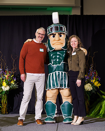 25MSU-ServiceAwards-Sparty-042-8x10