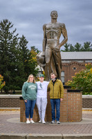24MSU-SLE-Family-017