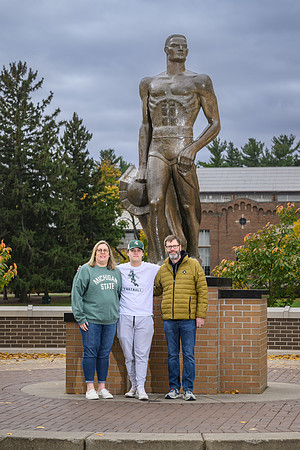 24MSU-SLE-Family-017