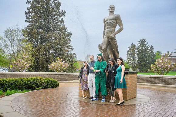 25MSUSpring-0504-Alumni-105