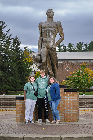 24MSU-SLE-Family-009