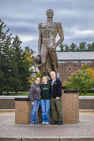 24MSU-SLE-Family-062